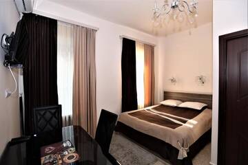 Фото номера Двухместный номер с 1 кроватью и собственной ванной комнатой Отель Comfort House Hotel and Tours г. Ереван 15