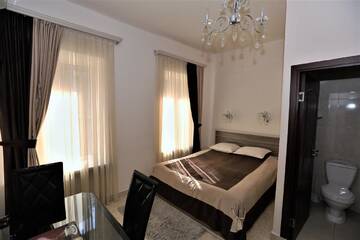 Фото номера Двухместный номер с 1 кроватью и собственной ванной комнатой Отель Comfort House Hotel and Tours г. Ереван 8