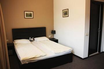Фото номера Стандартный двухместный номер с 1 кроватью Отель City Centre Hotel By Picnic г. Ереван 14