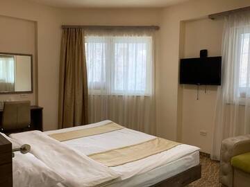 Фото номера Стандартный двухместный номер с 1 кроватью Отель Park Hotel г. Ереван 11
