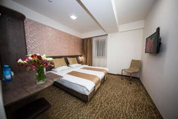 Фото номера Стандартный двухместный номер с 1 кроватью Отель Park Hotel г. Ереван 8