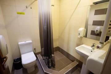 Фото номера Кровать в общем номере с 4 кроватями Хостелы Kantar Hostel г. Ереван 9