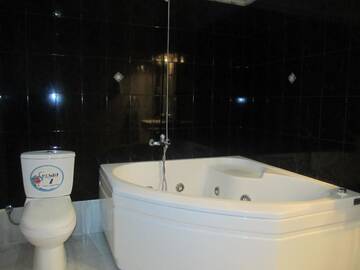 Фото номера Полулюкс Отель 2x2 Cinema-Bar Hotel &amp; Tours г. Ереван 5