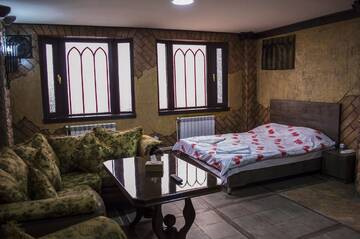 Фото номера Семейный люкс Отель 2x2 Cinema-Bar Hotel &amp; Tours г. Ереван 2