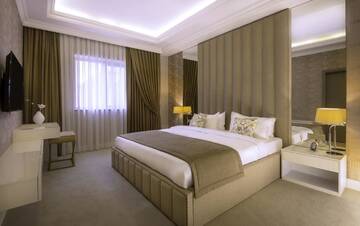 Фото номера Люкс Отель Paris Hotel Yerevan г. Ереван 7