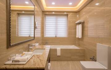 Фото номера Люкс «Гора Арарат» Отель Paris Hotel Yerevan г. Ереван 2