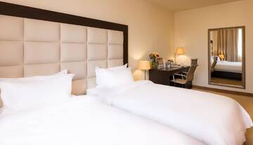 Фото номера Стандартный двухместный номер с 2 отдельными кроватями Отель Paris Hotel Yerevan г. Ереван 4