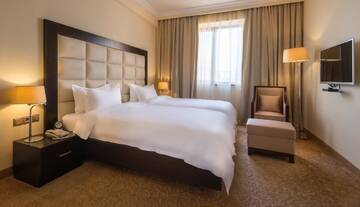 Фото номера Стандартный двухместный номер с 2 отдельными кроватями Отель Paris Hotel Yerevan г. Ереван 3