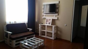 Фото номера Четырехместный номер с балконом Отель Benefice Mini-Hotel &amp; Tours г. Ереван 26