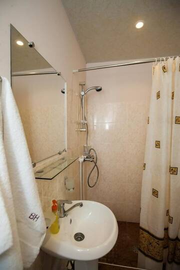 Фото номера Четырехместный номер с балконом Отель Benefice Mini-Hotel &amp; Tours г. Ереван 31