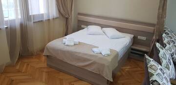 Фото номера Апартаменты с 3 спальнями Апарт-отели Cross Apartments and Tours г. Ереван 3