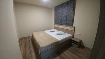Фото номера Семейный номер с балконом Апарт-отели Cross Apartments and Tours г. Ереван 6