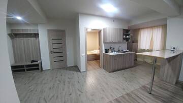 Фото номера Семейный номер с балконом Апарт-отели Cross Apartments and Tours г. Ереван 7