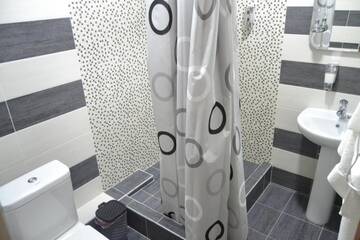 Фото номера Большой двухместный номер с 1 кроватью Отель Art Hotel г. Ереван 8