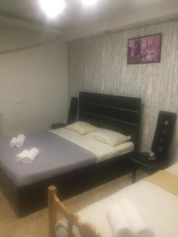 Фото номера Стандартный семейный номер Отель Art Hotel г. Ереван 4