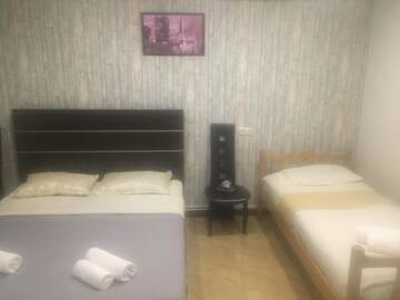 Фото номера Стандартный семейный номер Отель Art Hotel г. Ереван 11