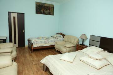 Фото номера Семейный люкс Хостелы Inter Boutique Hotel г. Ереван 3