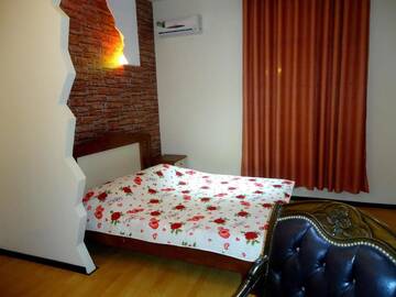 Фото номера Двухместный номер (для 2 взрослых и 1 ребенка) Отель Aleppo Hotel г. Ереван 18