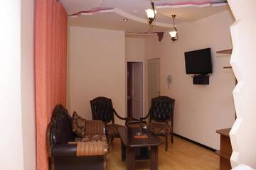 Фото номера Двухместный номер (для 2 взрослых и 1 ребенка) Отель Aleppo Hotel г. Ереван 23