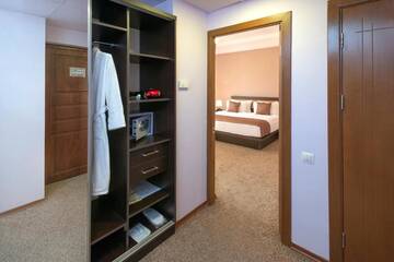 Фото номера Люкс Отель Ani Central Inn г. Ереван 10