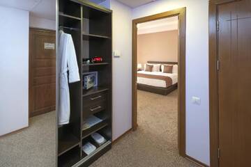 Фото номера Люкс Отель Ani Central Inn г. Ереван 7