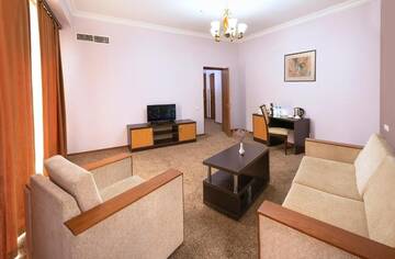 Фото номера Люкс Отель Ani Central Inn г. Ереван 11