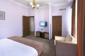 Фото номера Люкс Отель Ani Central Inn г. Ереван 8