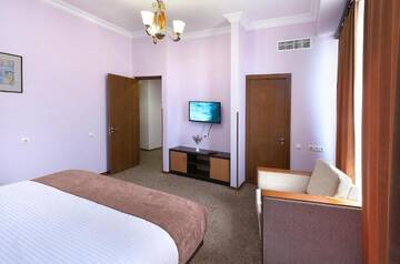 Фото номера Люкс Отель Ani Central Inn г. Ереван 12