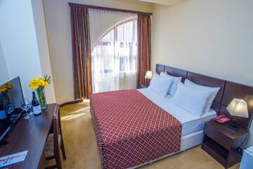 Фото номера Стандартный одноместный номер Отель Ani Central Inn г. Ереван 3