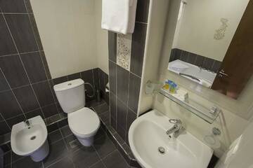 Фото номера Люкс Отель Ani Central Inn г. Ереван 3