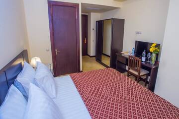 Фото номера Стандартный одноместный номер Отель Ani Central Inn г. Ереван 4
