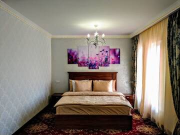 Фото номера Люкс с кроватью размера  Отель Georgia Hotel г. Ереван 2
