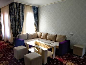 Фото номера Люкс с кроватью размера  Отель Georgia Hotel г. Ереван 3