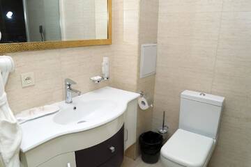 Фото номера Двухместный номер Делюкс с 1 кроватью и ванной Отель Venice Hotel Complex г. Ереван 6
