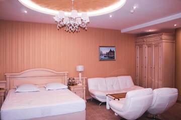 Фото номера Двухместный номер Делюкс с 1 кроватью и ванной Отель Venice Hotel Complex г. Ереван 3