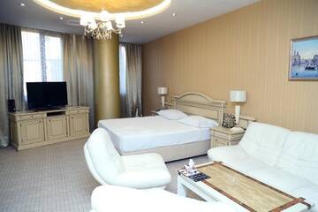 Фото номера Двухместный номер Делюкс с 1 кроватью и ванной Отель Venice Hotel Complex г. Ереван 2