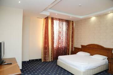 Фото номера Стандартный двухместный номер с 1 кроватью Отель Venice Hotel Complex г. Ереван 4