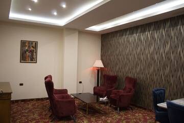 Фото номера Люкс с 2 спальнями Отель Venice Hotel Complex г. Ереван 8