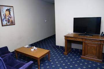 Фото номера Двухместный номер с 2 отдельными кроватями Отель Venice Hotel Complex г. Ереван 3