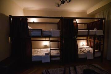 Фото номера Кровать в общем номере для женщин с 4 кроватями Хостелы Friendship Hostel &amp; Tours г. Ереван 5