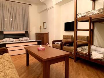 Фото номера Четырехместный номер Дуплекс Хостелы Friendship Hostel &amp; Tours г. Ереван 4