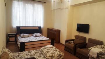 Фото номера Трехместный номер Делюкс Хостелы Friendship Hostel &amp; Tours г. Ереван 3