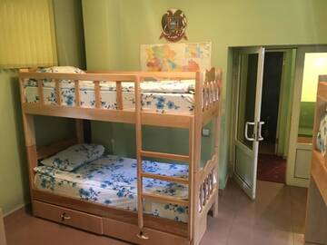 Фото номера Кровать в общем 6-местном номере для мужчин и женщин Хостелы Best Hostel Republic Square г. Ереван 3