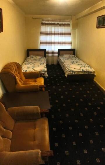 Фото номера Двухместный номер с 2 отдельными кроватями и душем Хостелы Best Hostel Republic Square г. Ереван 18