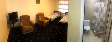 Фото номера Двухместный номер с 2 отдельными кроватями и душем Хостелы Best Hostel Republic Square г. Ереван 14