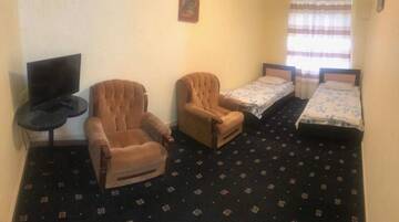 Фото номера Двухместный номер с 2 отдельными кроватями и душем Хостелы Best Hostel Republic Square г. Ереван 15