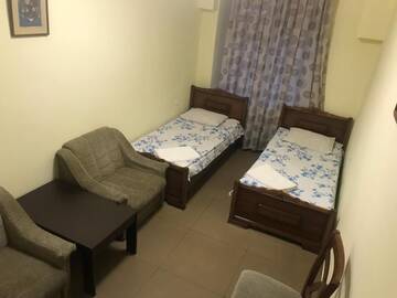 Фото номера Двухместный номер с 2 отдельными кроватями и душем Хостелы Best Hostel Republic Square г. Ереван 19