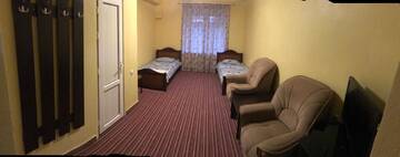 Фото номера Двухместный номер с 2 отдельными кроватями и душем Хостелы Best Hostel Republic Square г. Ереван 2