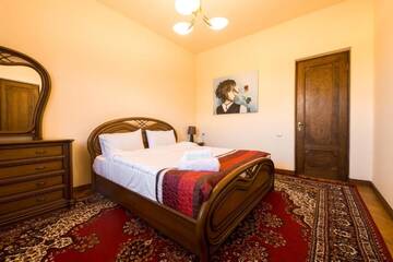 Фото номера Апартаменты Делюкс Отель No Problem Hotel at Glinka Street г. Ереван 12