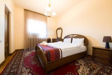 Фото номера Апартаменты Делюкс Отель No Problem Hotel at Glinka Street г. Ереван 9